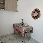 Apollon Stegna דירה